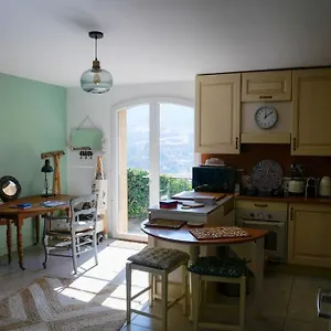  Hébergement de vacances La Maison De Ninia